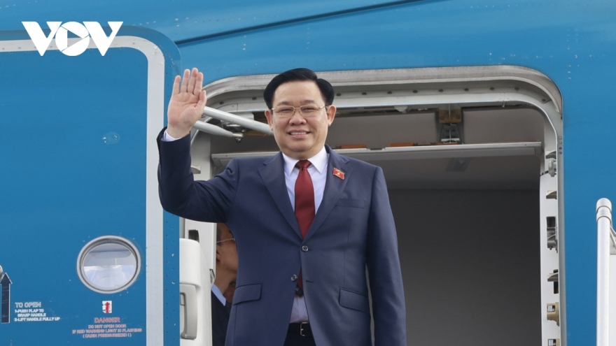 Top Vietnamese legislator departs Hanoi for official visits to Bangladesh, Bulgaria